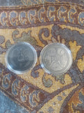 Yes/No Coins, Silver coloured