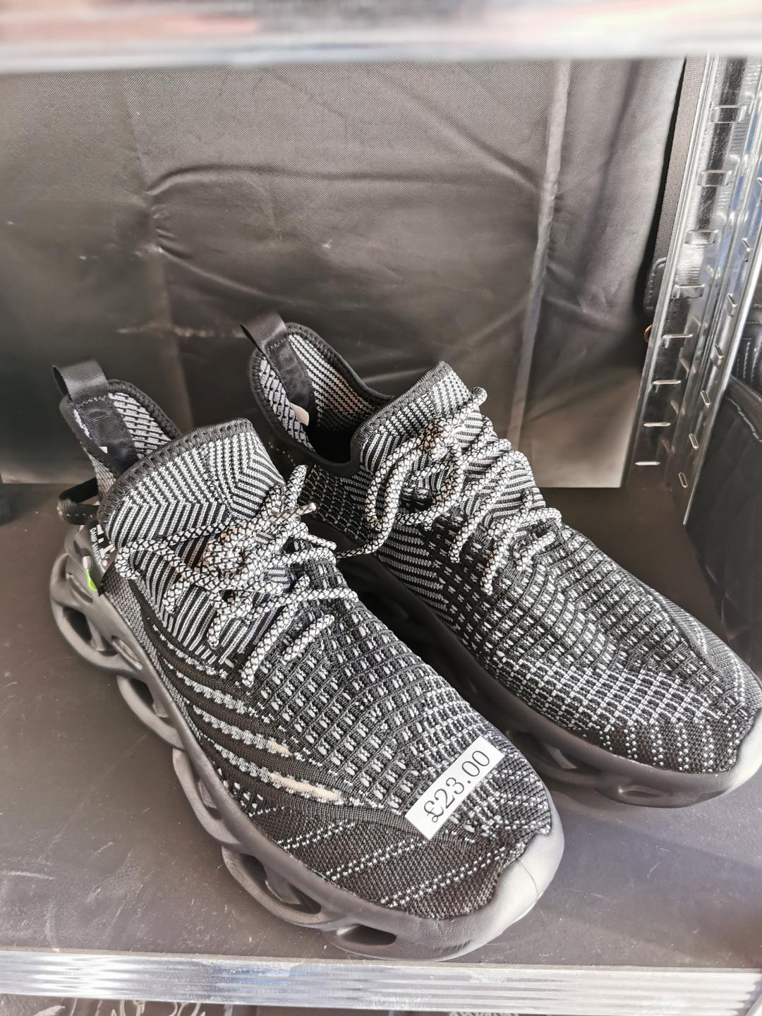 Lightweight Fashion Trainers for Men
